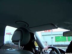 Dude, don't pass by this hot and impressive Tainster sex clip. Kinky brunette in green blouse has no money to pay for a taxi. So cum addicted bitch bows above the driver's cock and sucks it passionately till the tool jizzes at once.