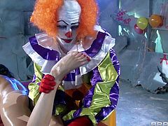 Dirty and kinky brunette babe Veruca James gets her kinkiest fantasy come true, when she gets a hot massage and toe licking from a turned on clown Bill Bailey