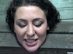 Princess Donna Dolore had been kept in the yoke bar and now its her hour to be fucked up! They chain her on the table and fuck her in mouth and pussy!