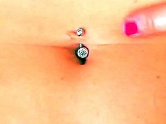 Betty L spreads her pussy wide open for the cam and uses toys in her horny cunt