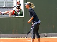 Maria Sharapova hot in training