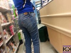 Candid - Thick booty in Levis