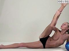 Masha. Naked exercises. Clip02