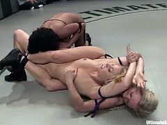 Four lesbians tussle on tatami and play with each other's cunts