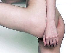 Gloria proves that her body is amazing as she masturbates in her bare skin