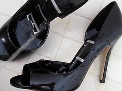 Elle Black Patent High Heels Cummed