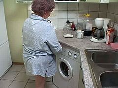 http://img3.xxxcdn.net/06/ax/ue_russian_granny.jpg