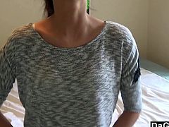Presley Dawson is a brunette teen who is pretty confident in front of the camera. She makes a masturbation video in which she gets so horny that she actually gets off.