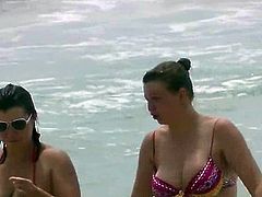 Grandes Tetas en la Playa