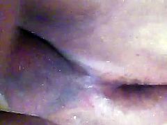 Miren mis guevos. Look at my balls