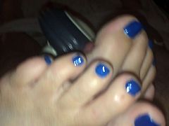 wifes blue toes