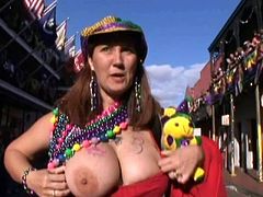 News mardi gras busty