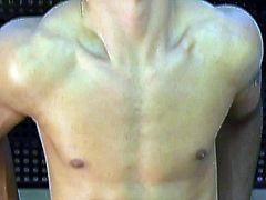 Young office employer calls for a repair man and gets a bodybuilding dude who sucked his dick