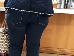 PHAT MILF ASS!!!!