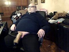 Zwangsorgasmus mit Melkmaschine