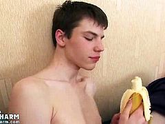 Twink teaser peels a banana and beats his meat
