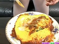 Wierd Japan brings you a hell of a free porn video where you can see how the alluring brunette Ayumi Nakura eats and provokes her man while assuming sexy poses.