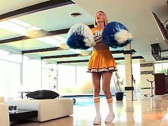 Tall and slender blonde Juelz Ventura wearing a cheerleader uniform seducing her athlete lover. They started by giving him a sweet blowjob and get fucked in missionary.