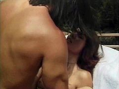 Ripped guy plows hot brunette girlfriend's cunt doggy style outdoors