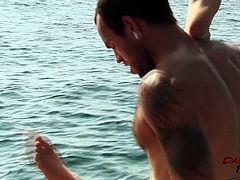 Wank This brings you a hell of a free porn video where you can see how Maxx Fitch barebacks Andrew Collins in a boat while assuming very naughty positions.