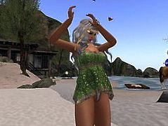 Une très jolie femme en string à la plage virtuel