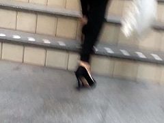 girl in tight legging and pumps candid