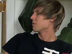 Atlanta Grey and Kaiden Ertelle are two of the cute twinks in the neighborhood and here we see both of them making out, fucking their asses and blowing their lovely cocks.