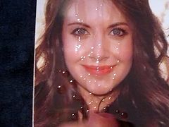 Alison Brie cum tribute