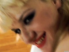 Omar Galanti is one hard-dicked guy who loves fucking in her deadeye