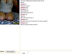 Hot Girl flashes bra - Omegle