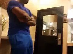 Str8 bulge in fast food