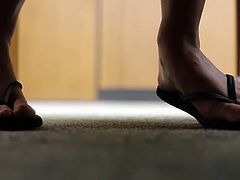 Candid Sexy College Feet & Painted Toes POV Close Up