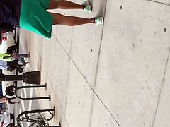 Big booty black MILF in green dress 1