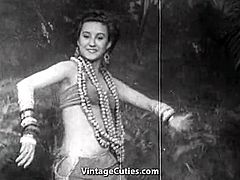 Exotic Babe Dances and Smiles (1940s Vintage)