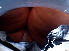 upskirt une mature bien occupee