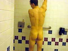Str8 spy men in gym shower