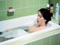 Janina Hartwig nackt in der Wanne 1982