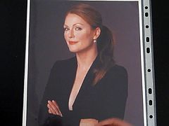 Cum tribute to Julianne Moore