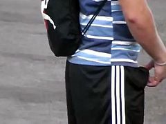 Str8 guy grabbing his tool