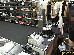 Amateur latina gets banged by pawn man at the pawnshop