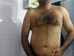 hairy horny arab daddy