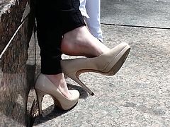 Shoe dangle goddess - CANDID high heels - YUM!