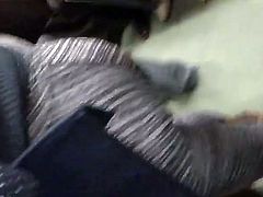 En el metro:Sexy madurita en spandex