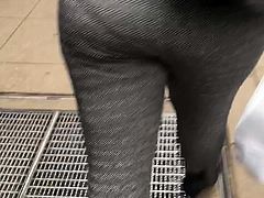 Juicy booty milf in grey pants vpl 2