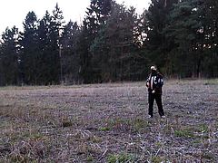 naakt in een weide