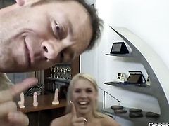 Brandy Smile cant live a day without dildoing her pussy hole