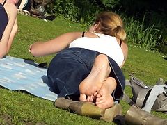 Candid soles and feet of 2 chicks