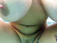 Eva Notty needs nothing but a sex toy in her vagina to be satisfied