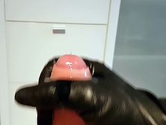 Cumshot in Gloves