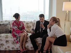 Los Consoladores - FFM action with Hungarian and Asian babes